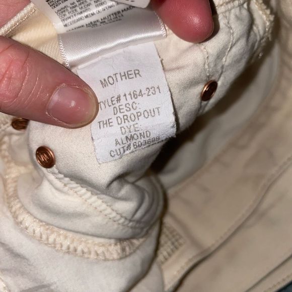 Mother Jeans The Drop Out Soft Focus in Almond White Jeans, Size 28, MSRP $228 - Picture 9 of 15